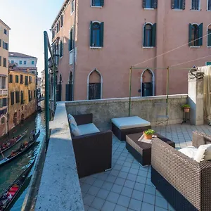 Guest house Tre Sestieri Terrace Canal View, Venice